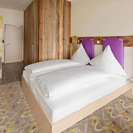 Hotel Explorer 3*