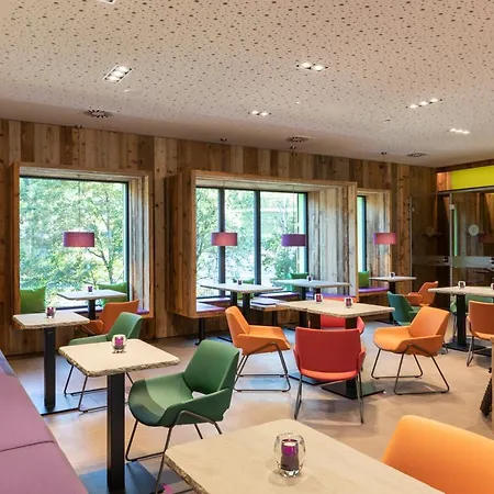 Explorer Hotel