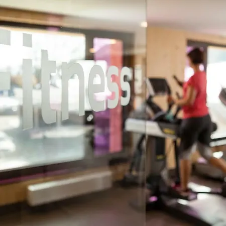 Explorer מלון 3*