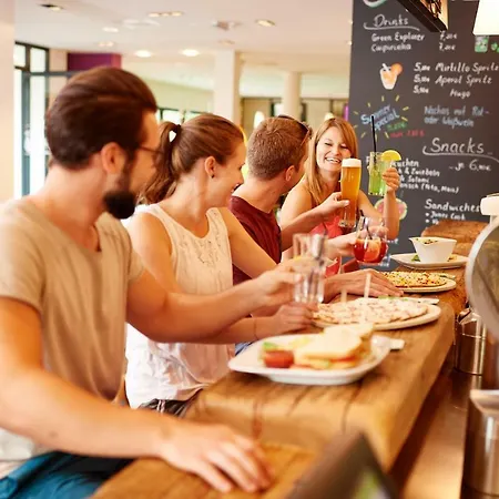 מלון Explorer 3*