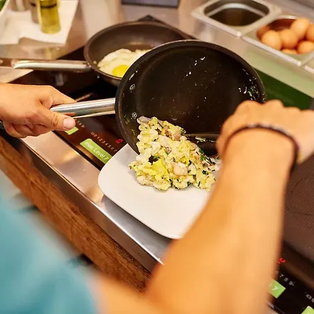 Explorer Отель 4*